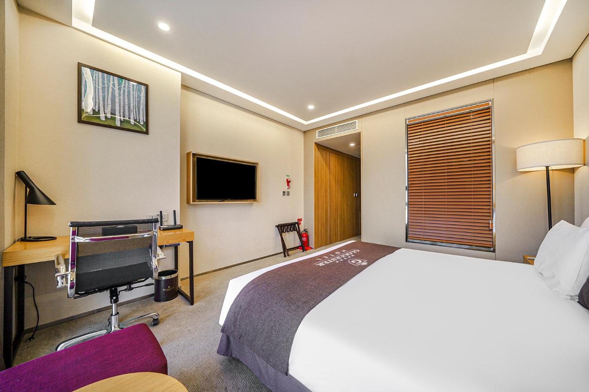 Gloucester Hotel