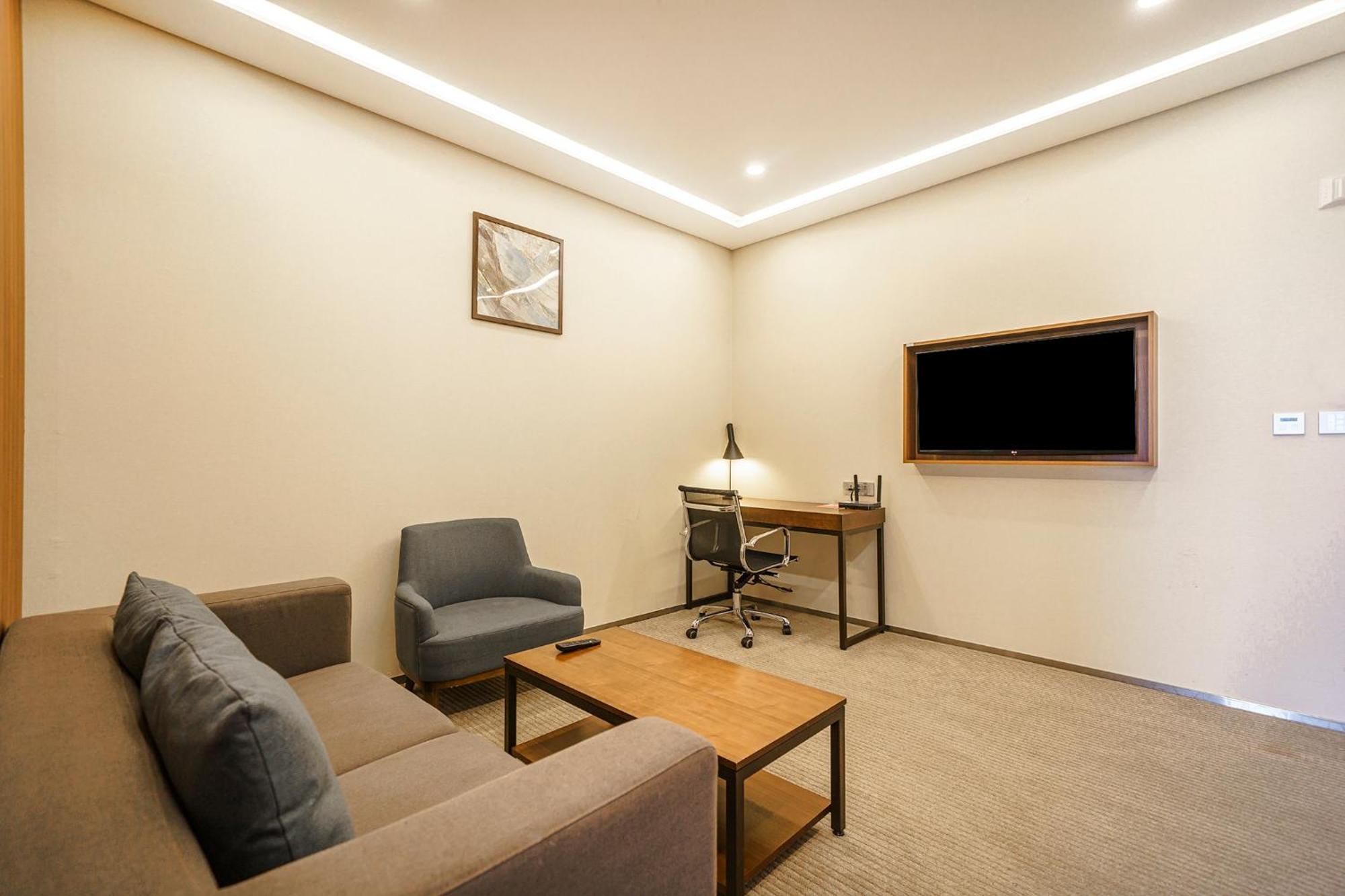 Gloucester Hotel 4*
